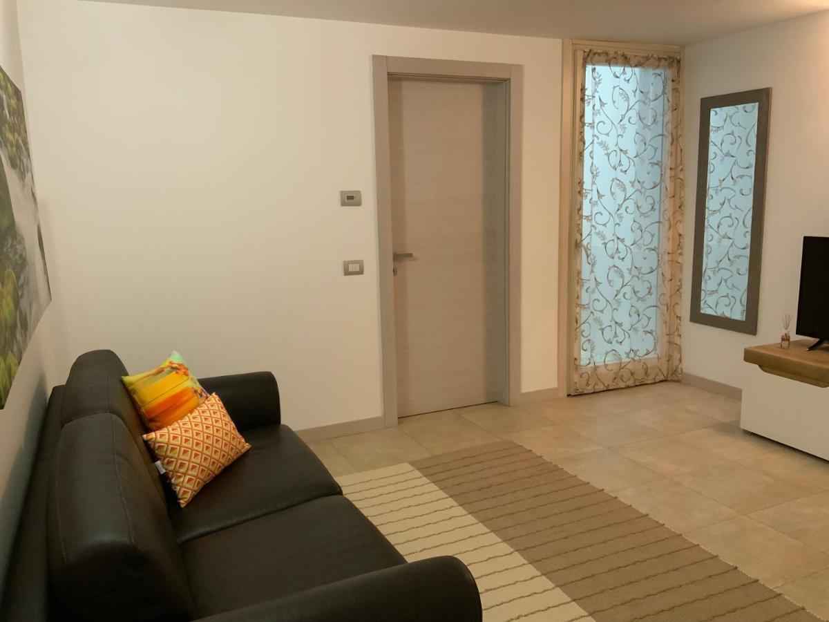 King' S Apartment Sirmione Buitenkant foto