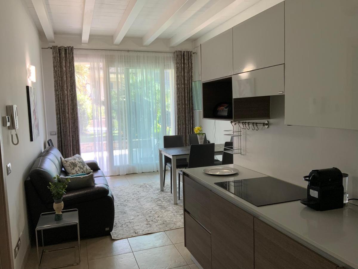 King' S Apartment Sirmione Buitenkant foto